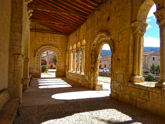 Claustro románico